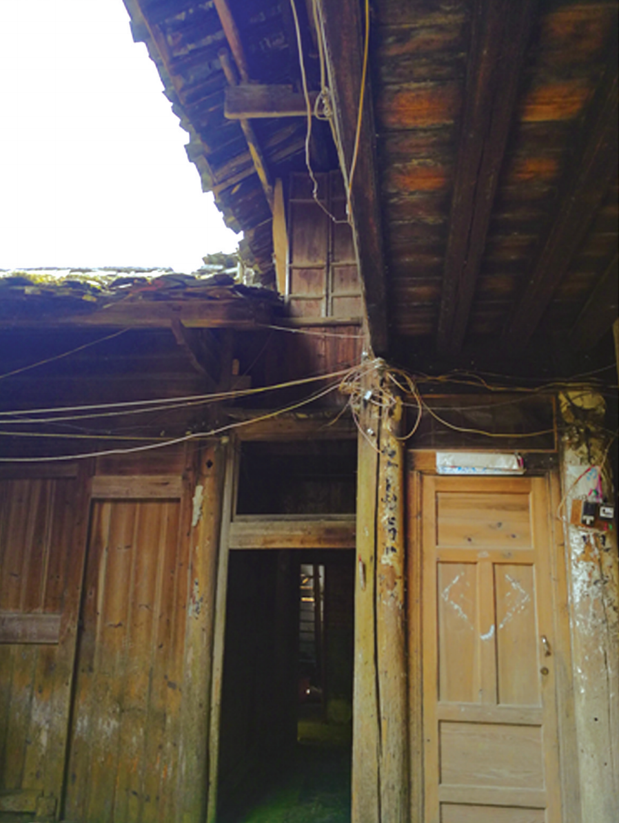 杨峻德故居[ 今建瓯市吉阳镇吉阳村前街17号。]一角，右边的房子是杨峻德的出生地（易向农采集提供）.png